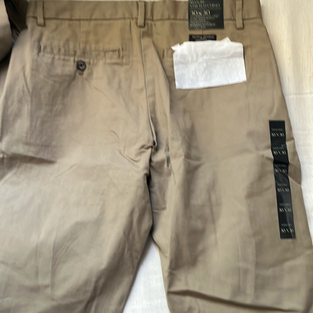 3 pairs of banana republic pants ( 2 brand new, one worn)